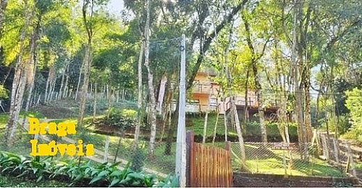 Cond. Fechado - 2.000m² - Ótima Chácara - 3 suites Chácara